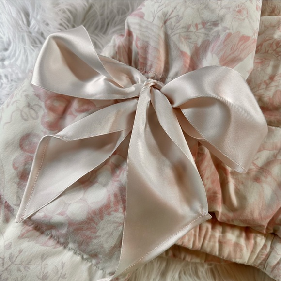 Selkie • Marshmallow Printed Cropped Puffer Coat with Ribbon Sleeves - Picture 8 of 16